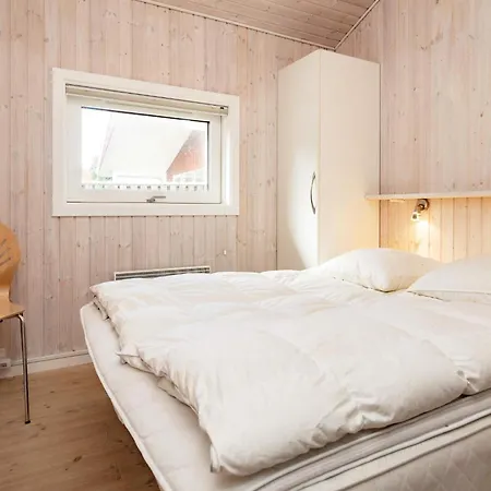 8 Person In Frorup-by Traum